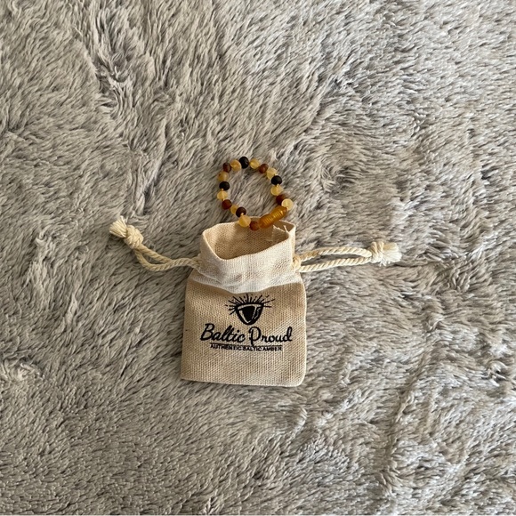 BALTIC PROUD AMBER BABY BRACELET - Picture 1 of 1